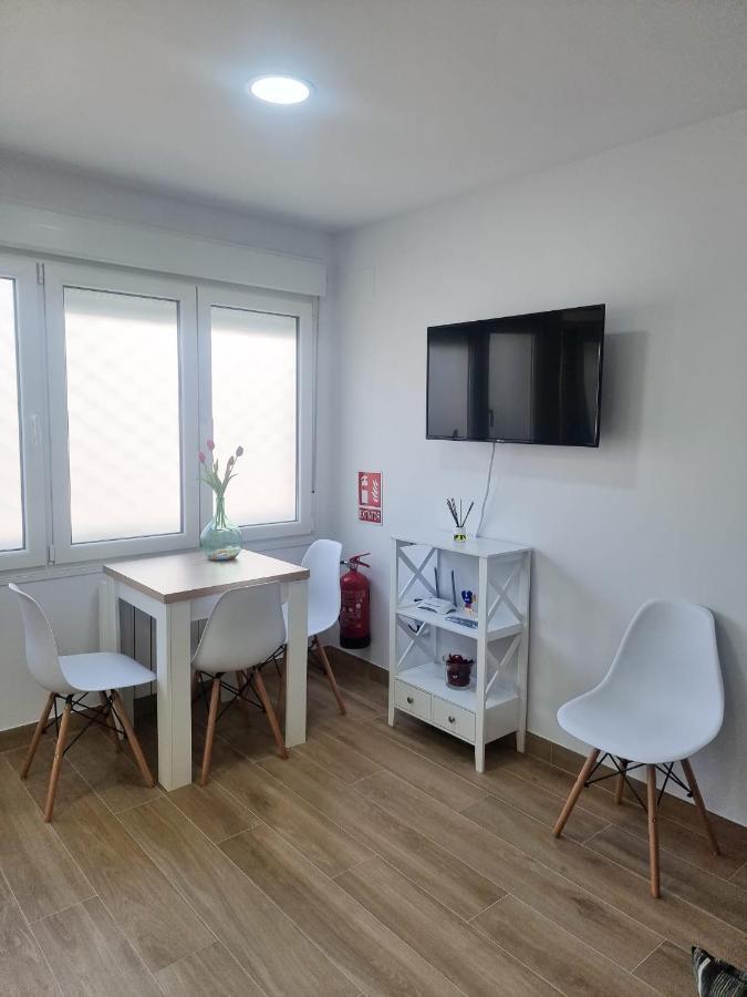 Apartamento Regina ซานติอาโก เด กอมโปสเตลา ภายนอก รูปภาพ